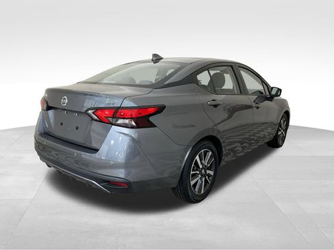 Used 2021 Nissan Versa SV FWD image 5