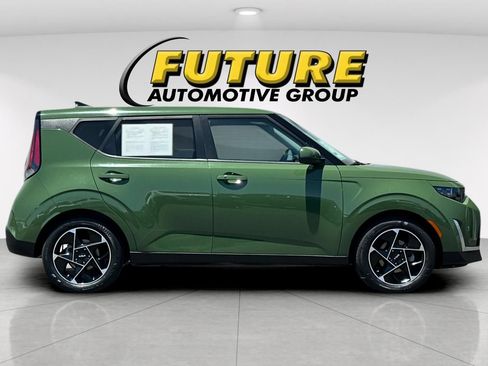 Used 2023 Kia Soul EX FWD image 3