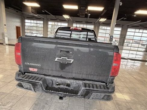 Used 2016 Chevrolet Colorado Z71 w/ Z71 Midnight Edition image 6