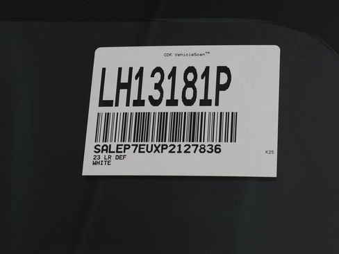 Used 2023 Land Rover Defender 110 SE image 25