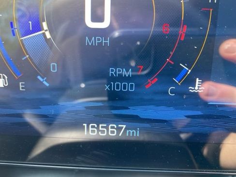 Used 2026 Chevrolet Equinox LT AWD/4WD image 2