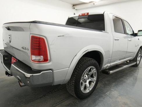Used 2017 RAM 1500 Laramie AWD/4WD image 9
