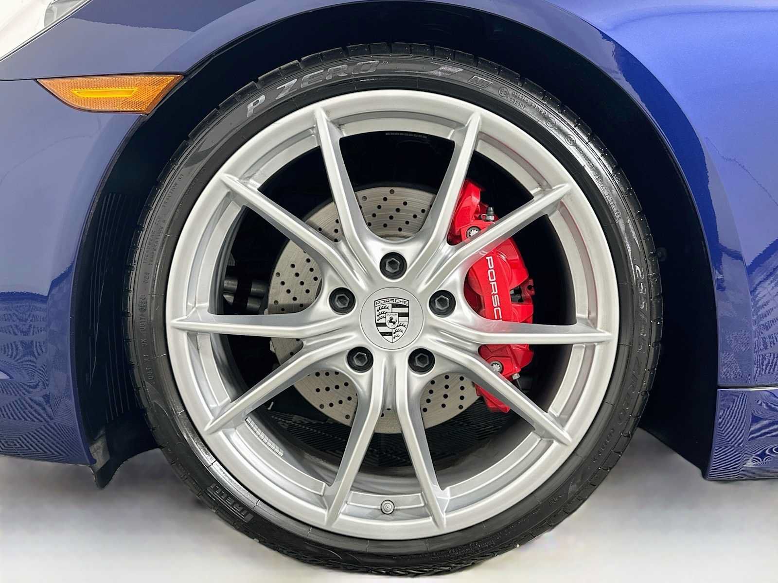 Certified 2025 Porsche 718 Cayman S RWD image 28