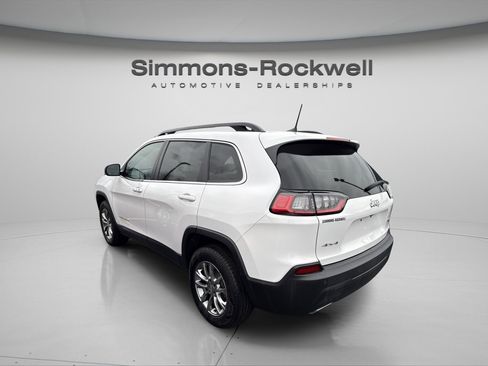 Used 2022 Jeep Cherokee Latitude Lux AWD/4WD image 2