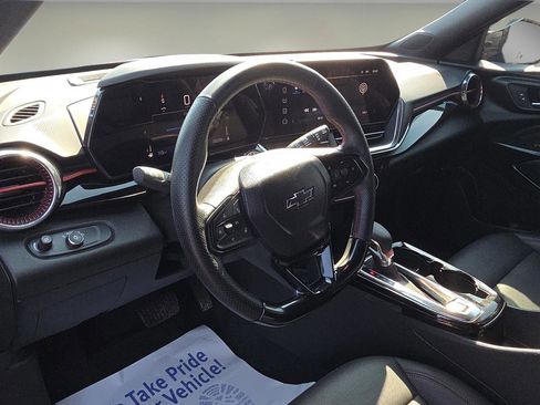 Used 2025 Chevrolet Trax RS w/ Sunroof Package image 30