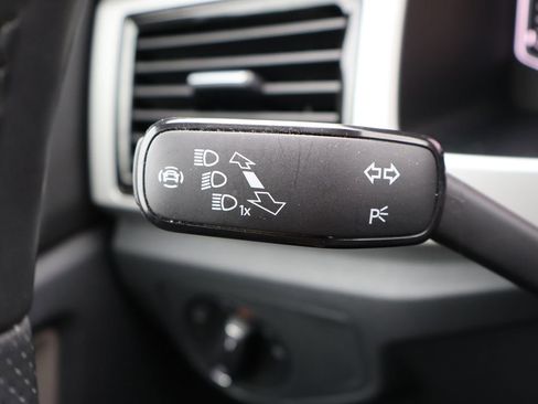 Certified 2022 Volkswagen Atlas Cross Sport SEL R-Line image 43