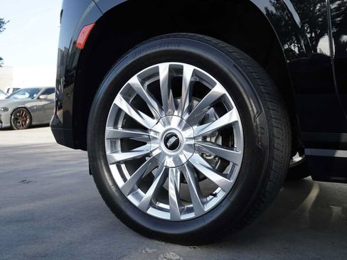 Used 2023 Cadillac Escalade ESV Premium Luxury w/ Performance Package AWD/4WD image 65