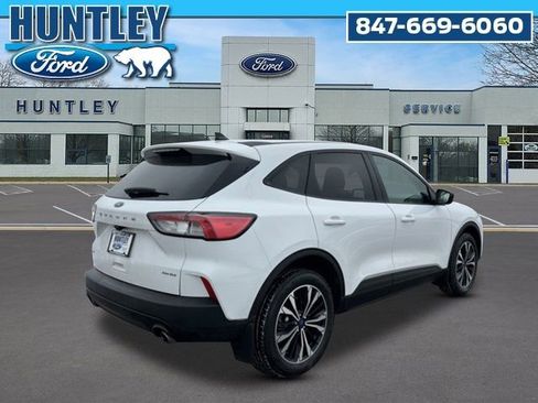 Used 2022 Ford Escape SE w/ SE Sport Appearance Package image 5