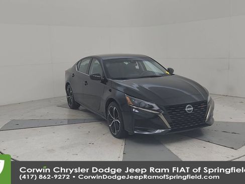 Used 2025 Nissan Altima 2.5 SR image 5