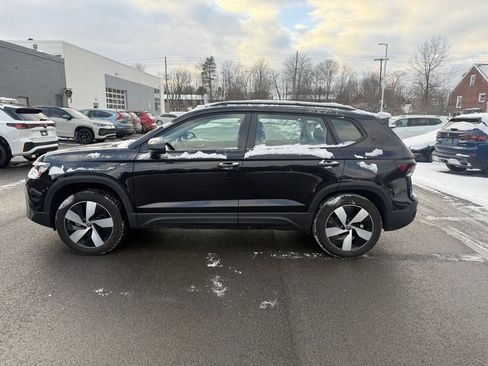 Used 2025 Volkswagen Taos S image 9