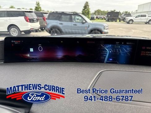Used 2025 Lincoln Navigator Reserve AWD/4WD image 18