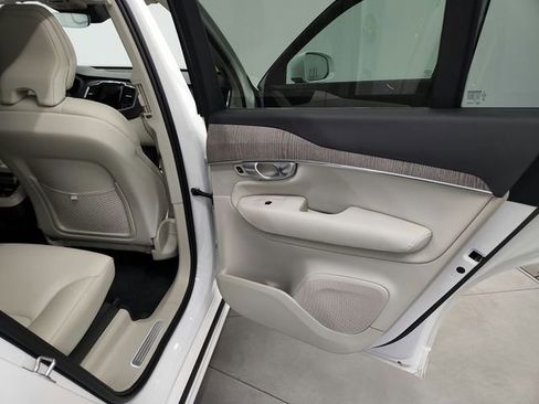 Used 2024 Volvo XC90 B6 Plus AWD/4WD image 42