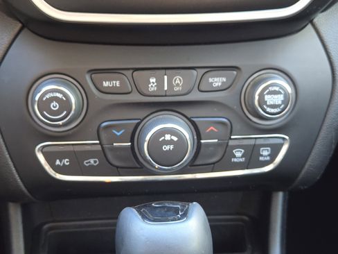 Used 2021 Jeep Cherokee Altitude image 21