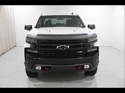 Used 2021 Chevrolet Silverado 1500 LT Trail Boss w/ Bed Protection Package AWD/4WD image 2