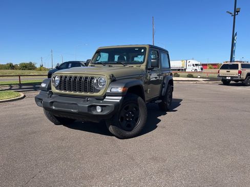 Used 2025 Jeep Wrangler Sport image 4