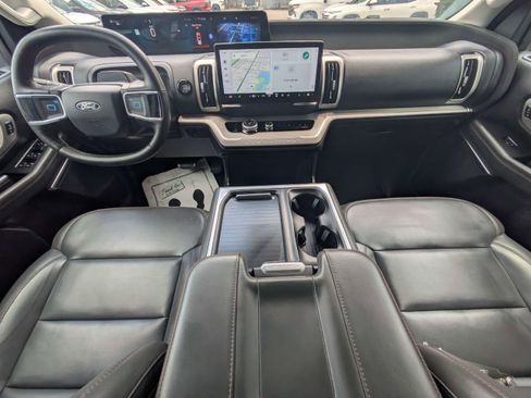 Used 2025 Ford Expedition Max Active AWD/4WD image 14