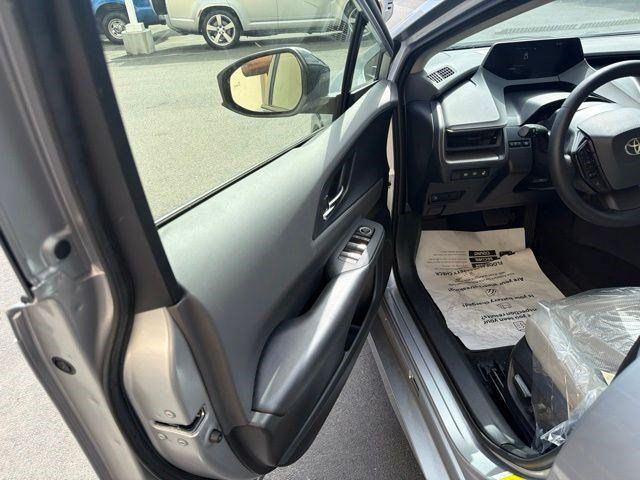 Certified 2024 Toyota Prius XLE FWD image 17