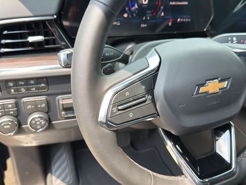 New 2026 Chevrolet Suburban Premier w/ Sun And Tow Package AWD/4WD image 17