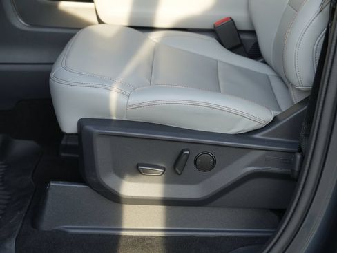 Used 2025 Ford Expedition Active RWD image 20