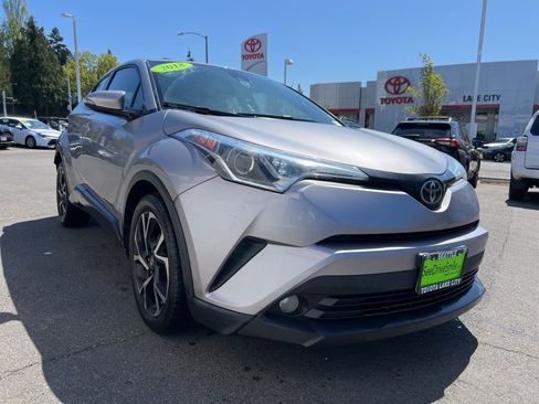 Used 2018 Toyota C-HR XLE FWD image 1