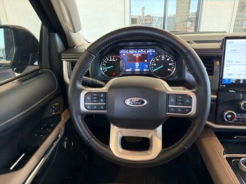 Used 2023 Ford Expedition XLT AWD/4WD image 17