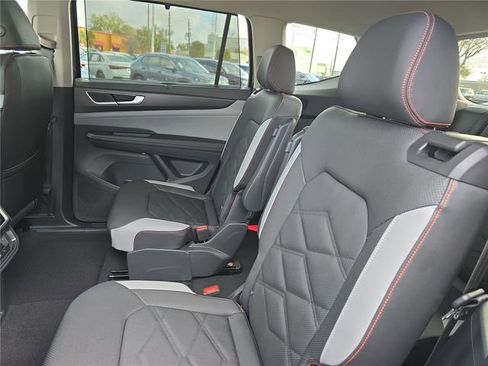 New 2026 Volkswagen Atlas Peak Edition image 12