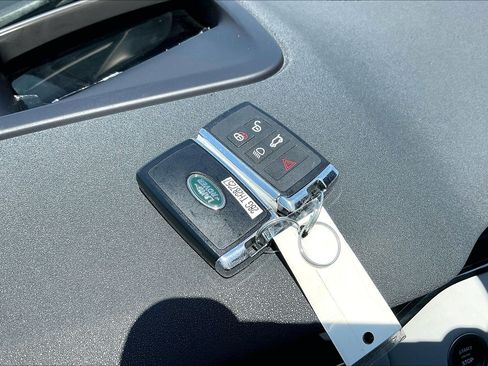 Used 2026 Land Rover Range Rover Evoque S AWD/4WD image 14
