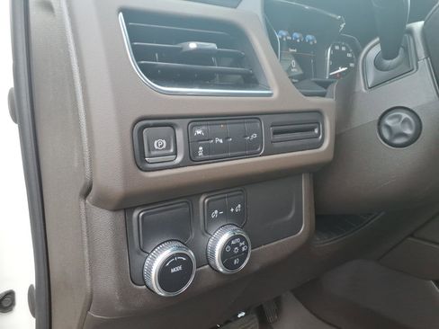 Used 2021 GMC Yukon SLT w/ SLT Premium Package RWD image 10