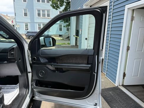Used 2019 Ford Expedition Max Limited w/ Cargo Package AWD/4WD image 38