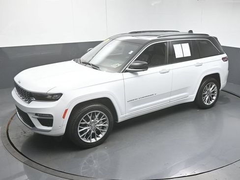 Used 2025 Jeep Grand Cherokee Summit AWD/4WD image 49