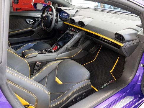 Used 2023 Lamborghini Huracan EVO image 21