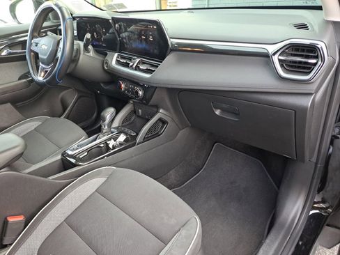 Certified 2024 Chevrolet TrailBlazer LT w/ LT Cold Weather Package image 14