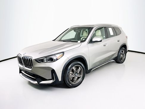Used 2025 BMW X1 xDrive28i AWD/4WD image 3