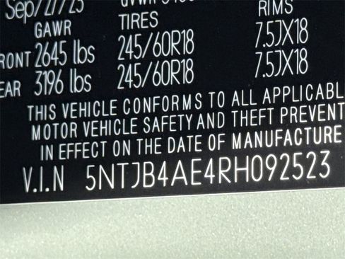 Used 2024 Hyundai Santa Cruz SEL image 32