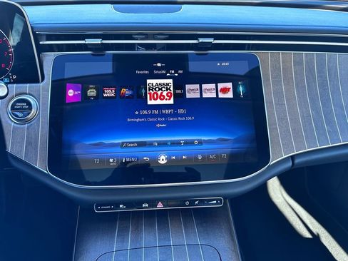 Used 2025 Mercedes-Benz E 350 4MATIC Sedan image 8