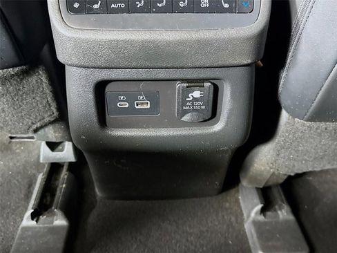 Certified 2023 Nissan Pathfinder Platinum AWD/4WD image 28