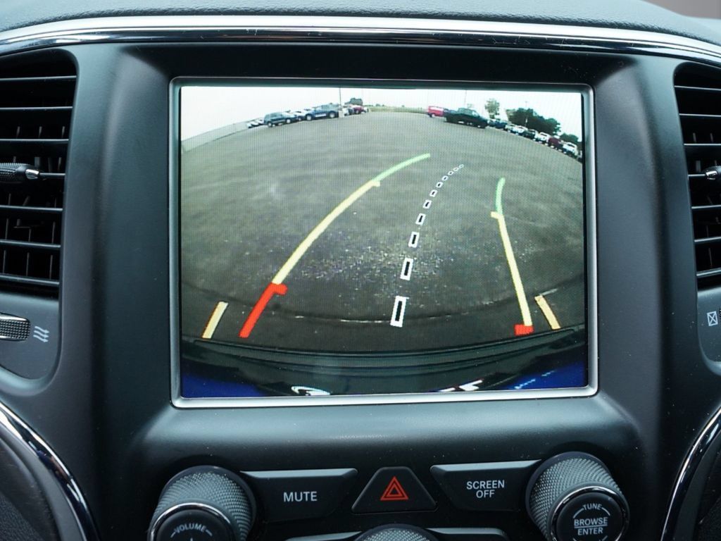 Used 2018 Jeep Grand Cherokee Altitude AWD/4WD image 18