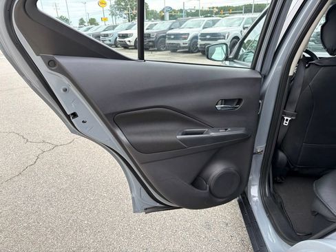 Used 2024 Nissan Kicks SV FWD image 16