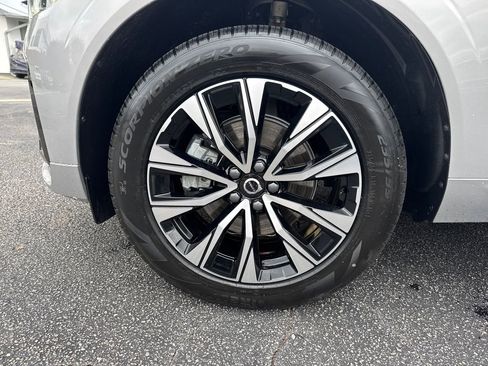 Certified 2025 Volvo XC60 B5 Core w/ Climate Package image 31