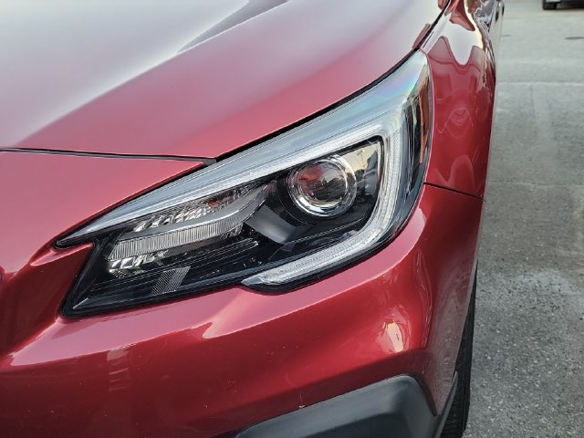 Used 2018 Subaru Outback 2.5i Limited AWD/4WD image 3