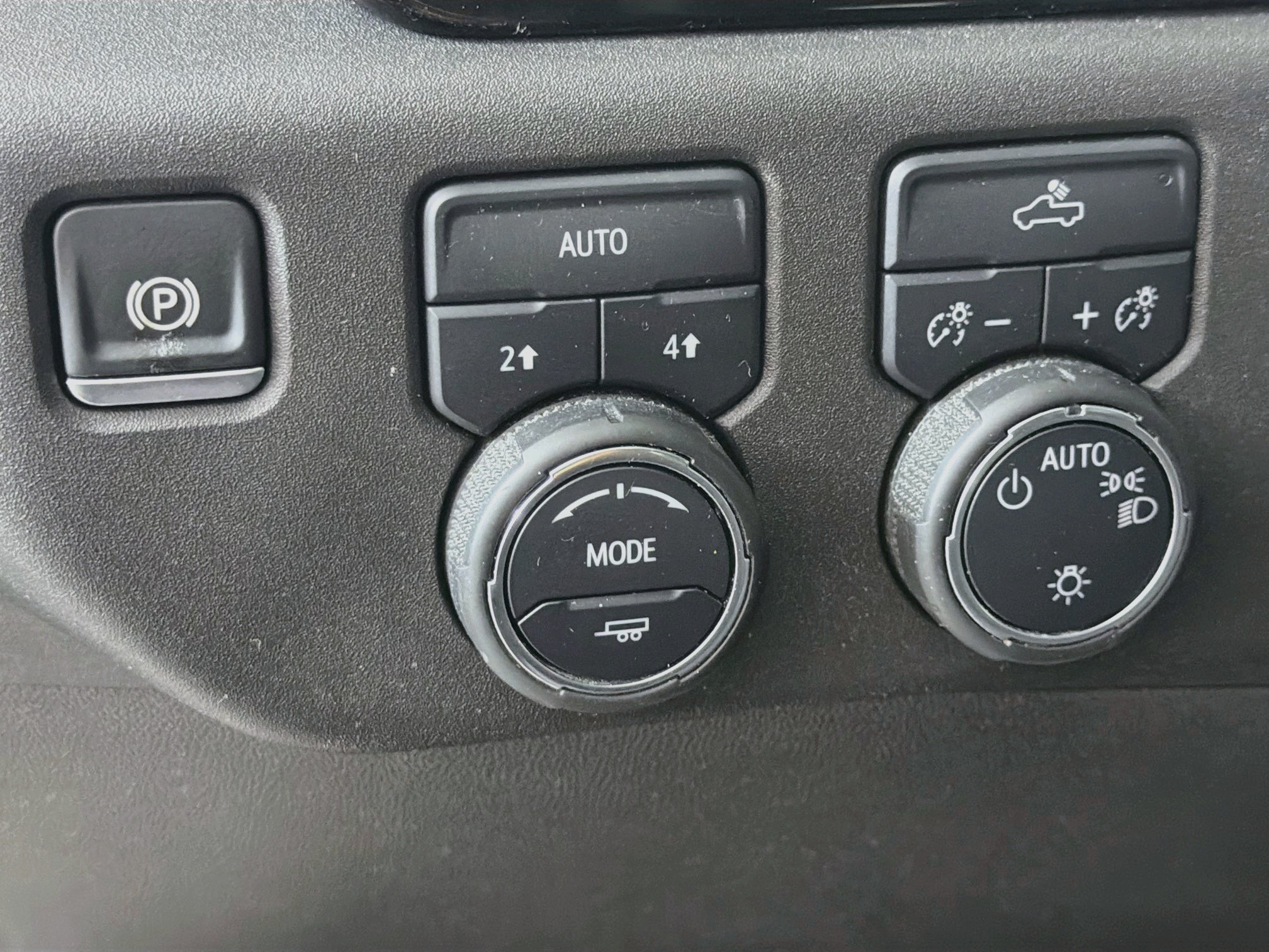 Used 2024 Chevrolet Silverado 1500 LT AWD/4WD image 17