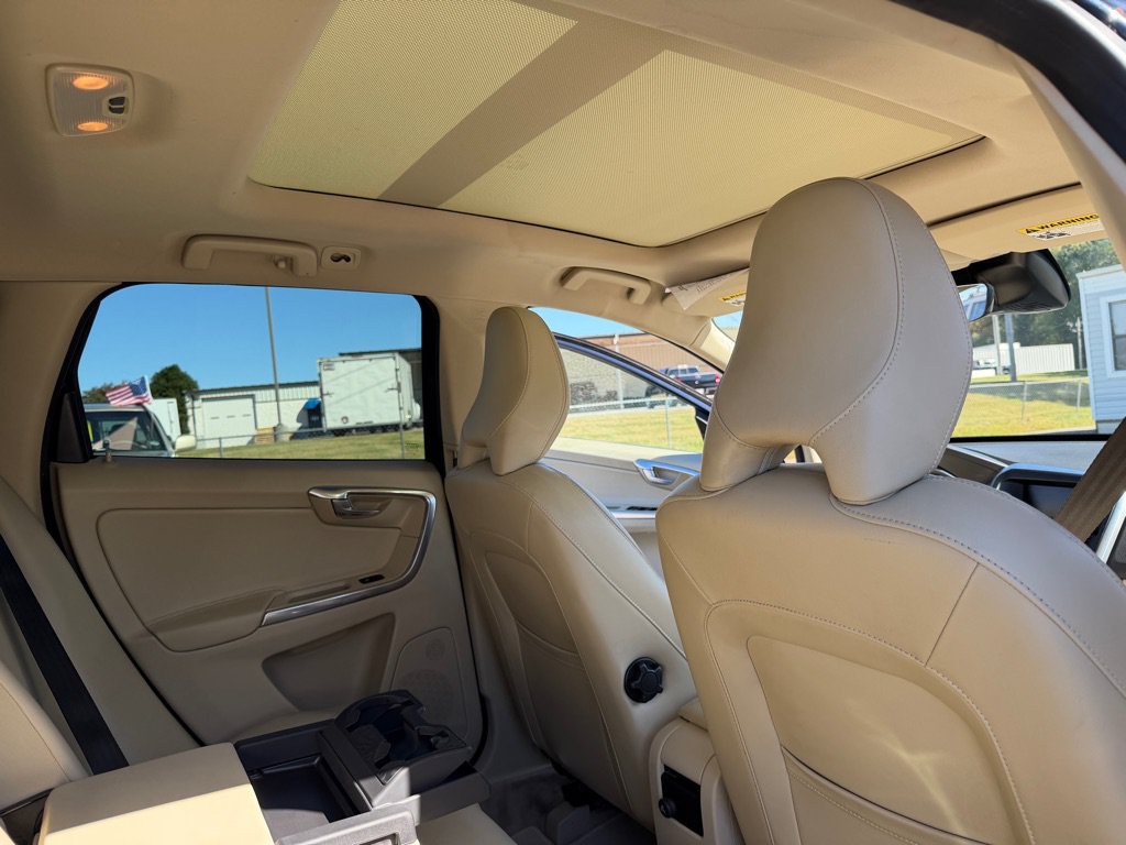 Used 2015 Volvo XC60 T5 AWD/4WD image 22