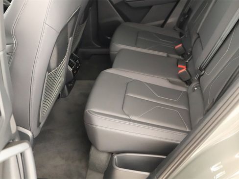 New 2025 Audi Q3 2.0T Premium image 28