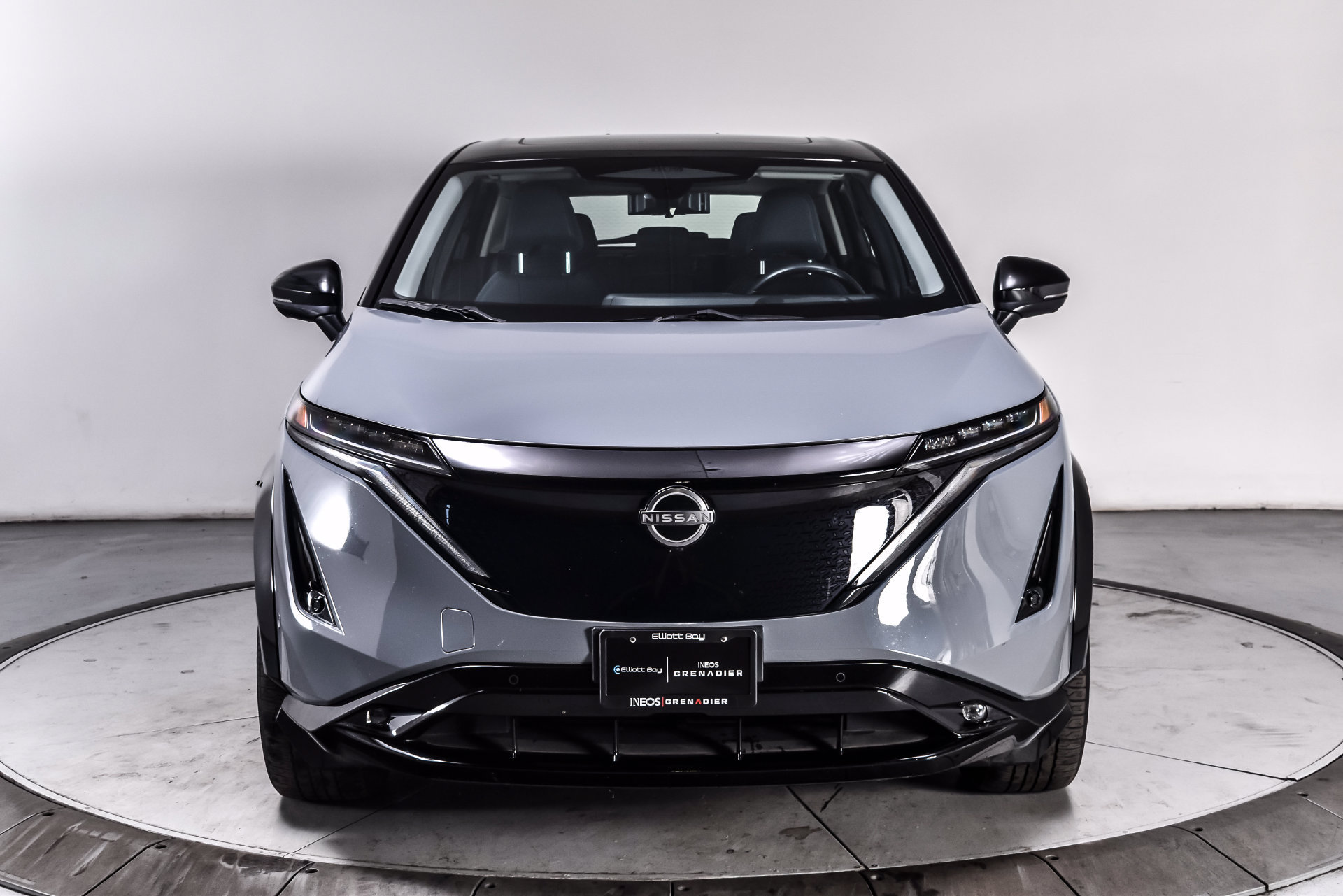 Used 2023 Nissan Ariya AWD/4WD image 2