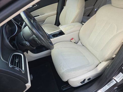 Used 2016 Chrysler 200 Limited w/ Convenience Group FWD image 13