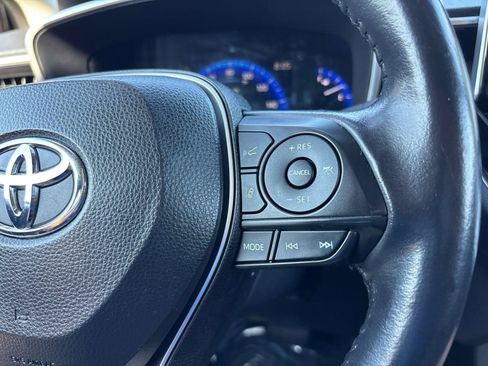 Used 2022 Toyota Corolla Cross XLE AWD/4WD image 18