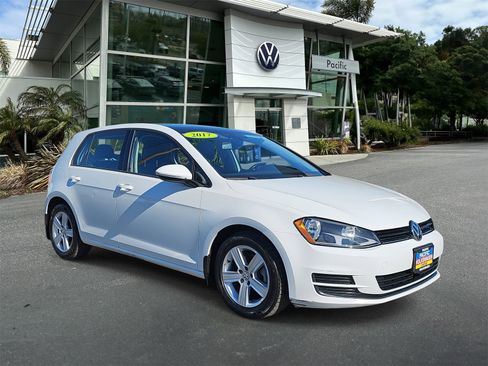 Used 2017 Volkswagen Golf Wolfsburg Edition image 3