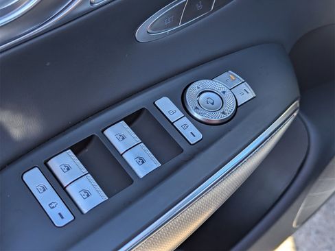 Used 2025 Genesis GV70 3.5T Sport image 28