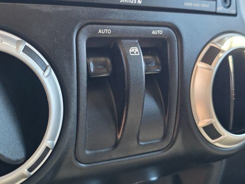 Used 2013 Jeep Wrangler Rubicon w/ PWR Convenience Group AWD/4WD image 38