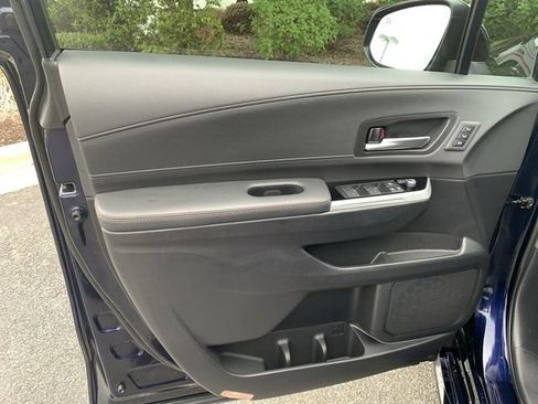 Certified 2025 Toyota Sienna Platinum AWD/4WD image 17